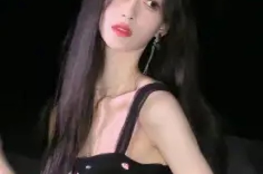 前央视主持曹晴嫁大20岁美国富豪婚后被家暴吃剩饭却不愿离婚